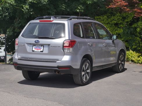 Used 2018 Subaru Forester 2.5i w/ Alloy Wheel Package AWD/4WD image 22