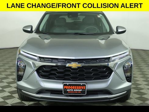 Certified 2025 Chevrolet Trax LT FWD image 7