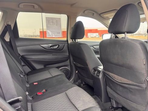 Used 2018 Nissan Rogue SV image 27