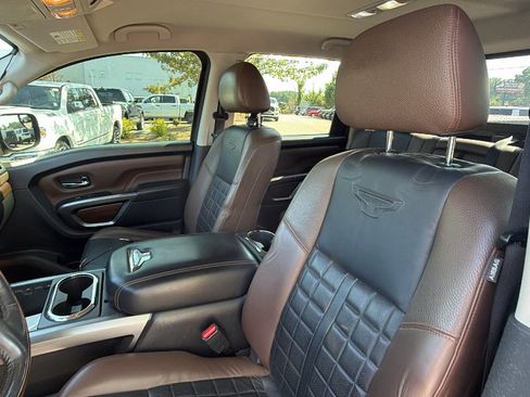 Used 2018 Nissan Titan Platinum Reserve AWD/4WD image 17