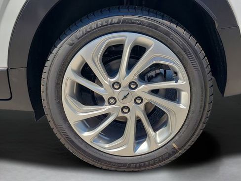 New 2027 Chevrolet Bolt LT w/ Comfort Package image 7