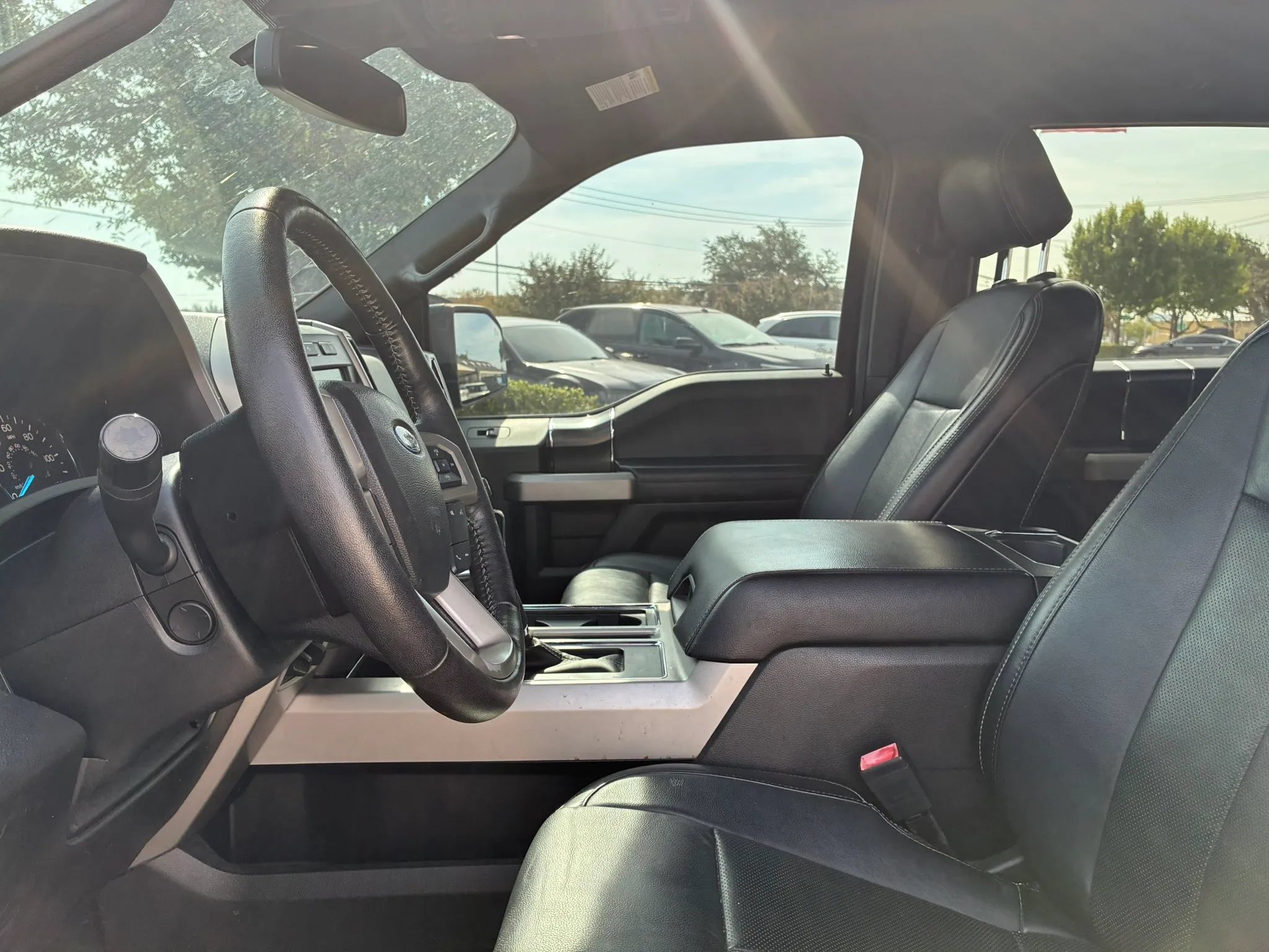 Used 2019 Ford F150 Lariat w/ Equipment Group 502A Luxury AWD/4WD image 9
