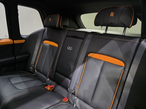 Used 2024 Rolls-Royce Cullinan Black Badge w/ Leather Finishing Pack AWD/4WD image 11