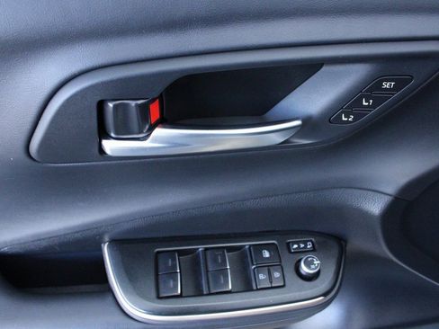 Used 2023 Toyota Crown Limited image 22