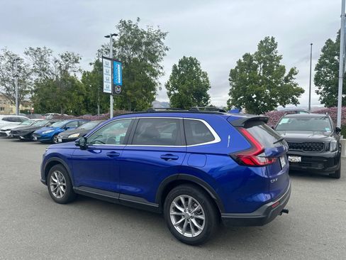 Used 2023 Honda CR-V EX-L image 4