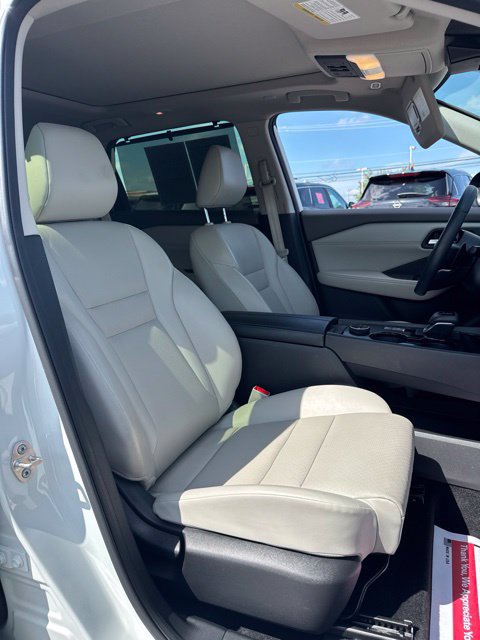 Certified 2023 Nissan Rogue SV w/ SV Premium B Package AWD/4WD image 15