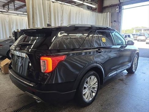 Used 2021 Ford Explorer Limited w/ Equipment Group 301A RWD image 6