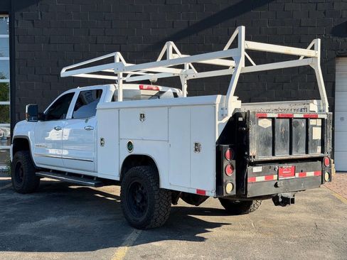 Used 2016 GMC Sierra 2500 Denali w/ Duramax Plus Package AWD/4WD image 11