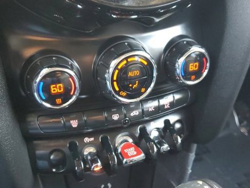 Used 2018 MINI Cooper 4-Door Hardtop image 24