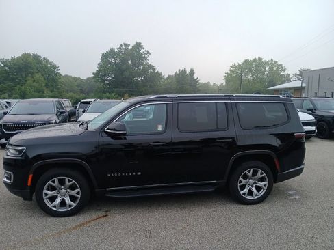Used 2022 Jeep Wagoneer Series II AWD/4WD image 2