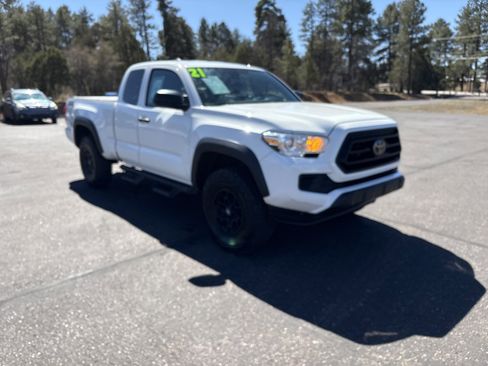 Used 2021 Toyota Tacoma SR w/ SX Package image 7