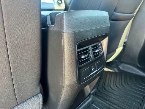 Used 2023 Chevrolet Colorado LT image 30