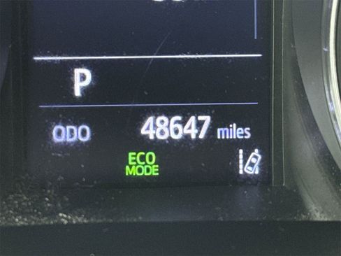 Used 2021 Toyota C-HR LE image 22