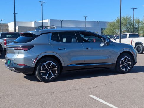 Used 2025 Chevrolet Equinox EV LT w/ Convenience Package image 6