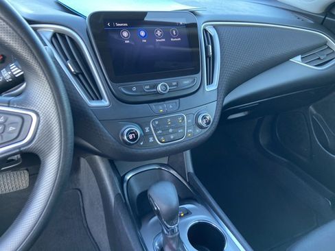 Used 2024 Chevrolet Malibu LT image 37