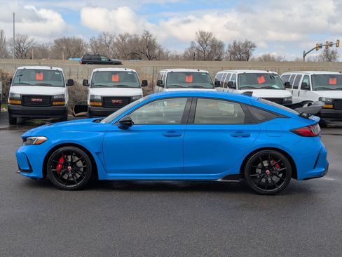 Used 2023 Honda Civic Type R image 2