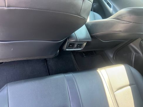Used 2023 Toyota Venza Limited AWD/4WD image 18