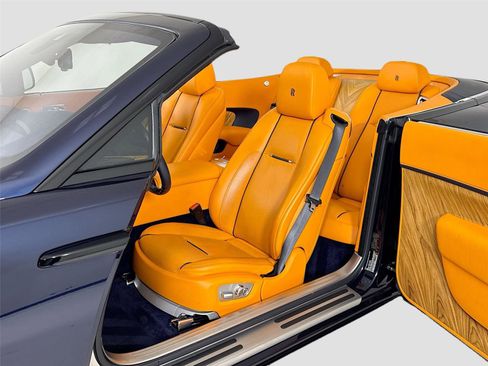 Used 2021 Rolls-Royce Dawn RWD image 14