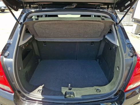 Used 2019 Chevrolet Trax LT w/ Redline Edition FWD image 21