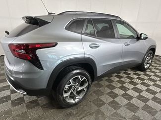 Used 2025 Chevrolet Trax LT FWD video 2