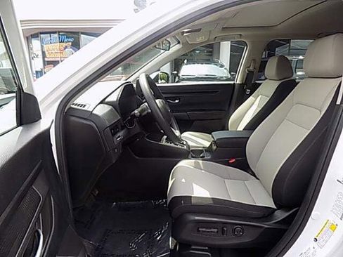 Used 2024 Honda CR-V EX image 3