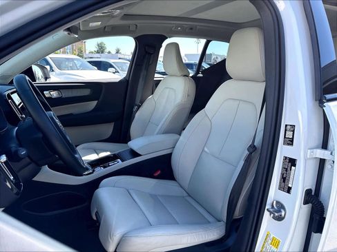 Used 2026 Volvo XC40 B5 Plus w/ Protection Package Premier AWD/4WD image 28