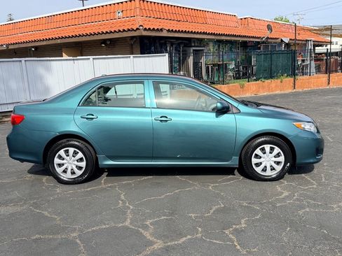 Used 2010 Toyota Corolla LE image 7