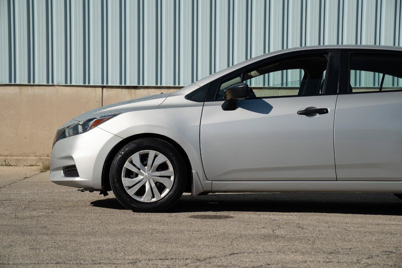 Used 2020 Nissan Versa S FWD image 9