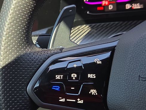 Used 2023 Volkswagen Golf 20th Anniversary Edition image 27