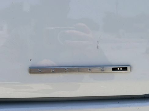 Used 2024 Jeep Wagoneer L Series II RWD image 6