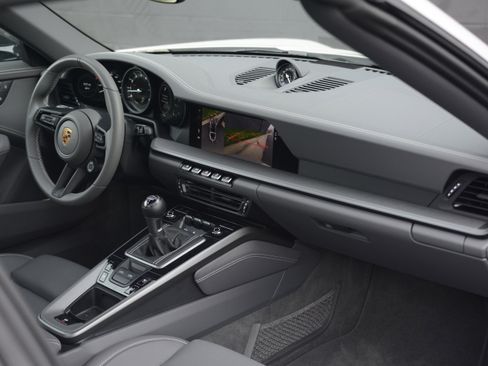 Certified 2024 Porsche 911 Targa 4S image 29