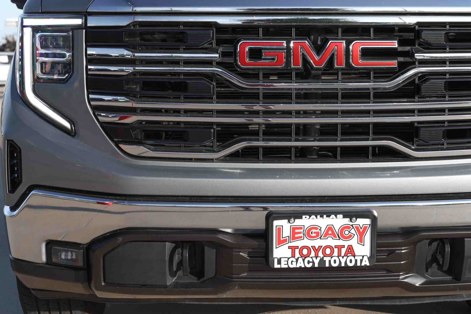 Used 2025 GMC Sierra 1500 SLT AWD/4WD image 10