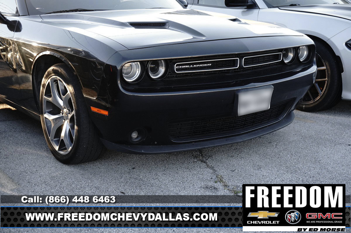 Used 2016 Dodge Challenger SXT Plus RWD image 2