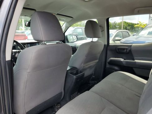 Used 2022 Toyota Tacoma SR5 image 9