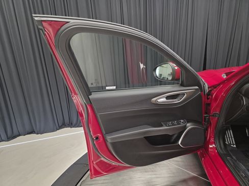 Used 2022 Alfa Romeo Giulia Ti image 14