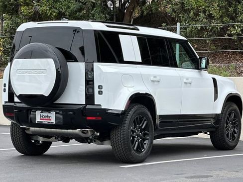 New 2026 Land Rover Defender 110 X-Dynamic SE image 5