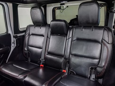Used 2018 Jeep Wrangler Unlimited Rubicon AWD/4WD image 26