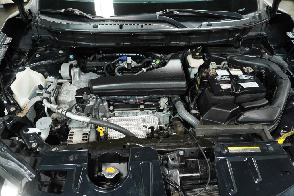 Used 2017 Nissan Rogue SV AWD/4WD image 9