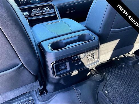 Used 2024 GMC Sierra 2500 AT4 w/ AT4 Premium Plus Package image 11