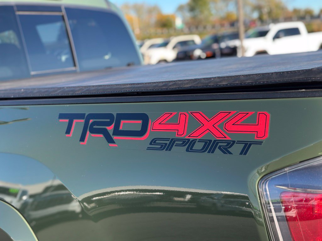 Used 2022 Toyota Tacoma TRD Sport AWD/4WD image 42