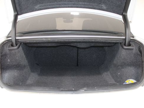 Used 2023 Chrysler 300 Touring L RWD image 9
