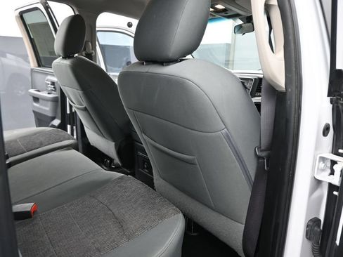 Used 2017 RAM 1500 Classic SLT RWD image 16
