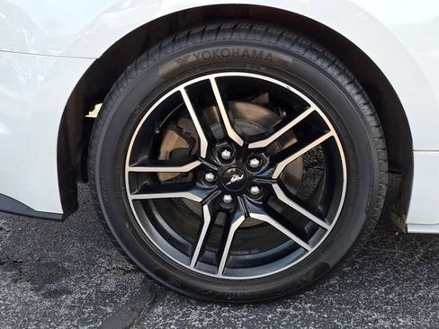 Used 2018 Ford Mustang Coupe w/ Equipment Group 101A RWD image 14