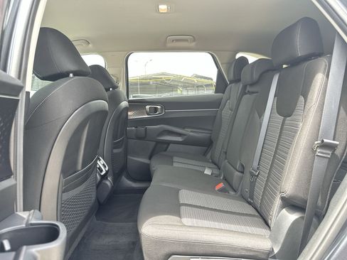 Used 2023 Kia Sorento LX image 23