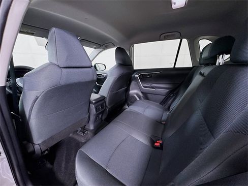 Certified 2022 Toyota RAV4 LE image 27