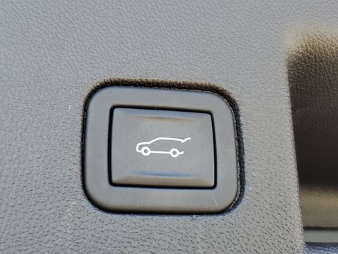 Used 2023 Chevrolet Equinox RS w/ RS Leather Package AWD/4WD image 35
