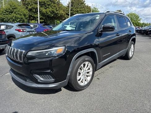 Used 2021 Jeep Cherokee Latitude FWD image 3