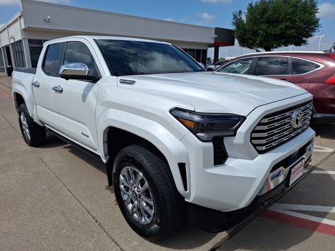 Used 2026 Toyota Tacoma Limited image 4