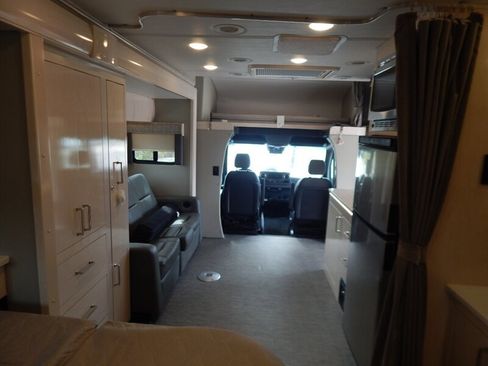 Used 2020 Mercedes-Benz Sprinter 3500 image 46