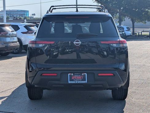 New 2025 Nissan Pathfinder SV w/ Black Appearance Package image 5